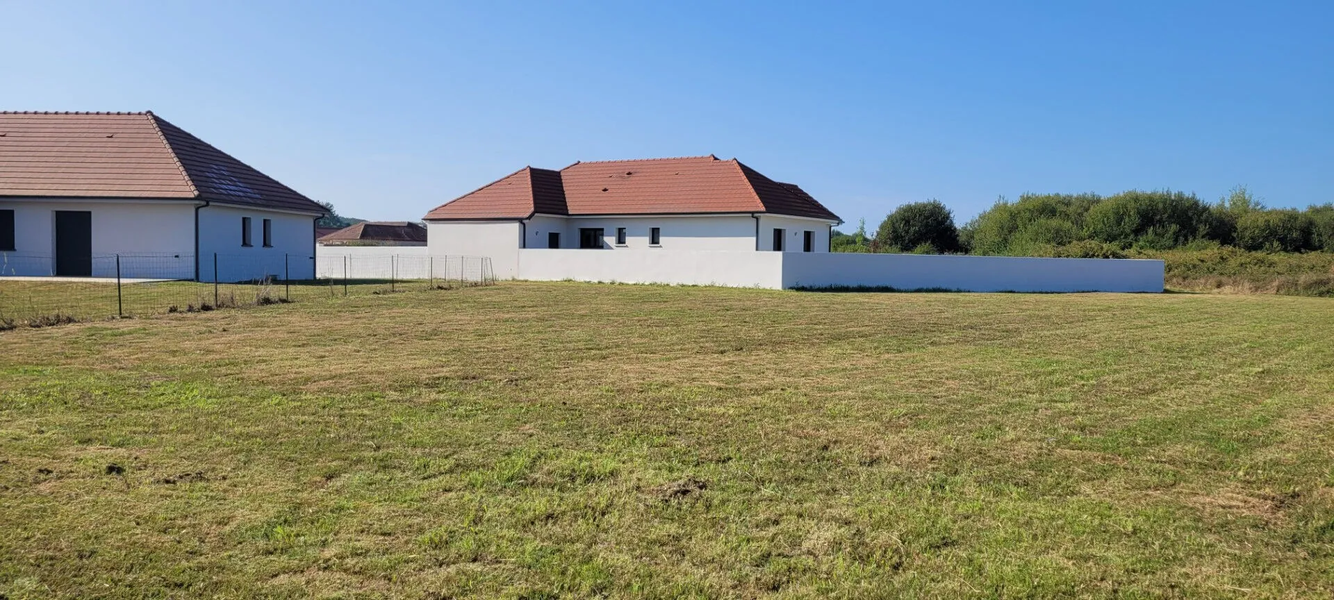Terrain constructible de 1408 m² à Maslacq, idéal pour projets résidentiels 