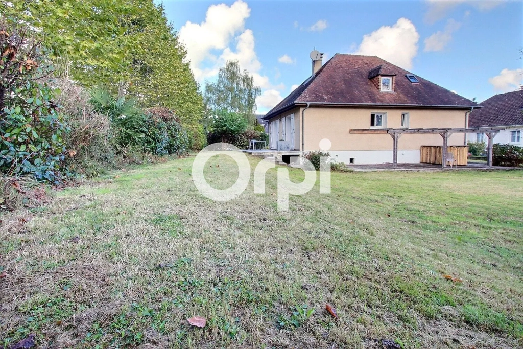Belle maison familiale de 6 pièces à UZOS, proche commodités