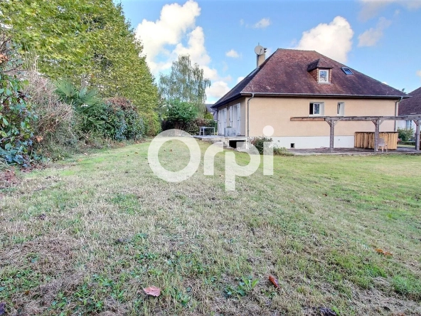Belle maison familiale de 6 pièces à UZOS, proche commodités