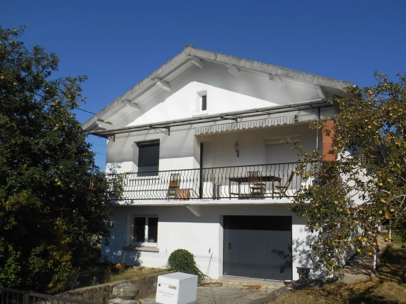 Maison de village avec terrain arboré à Gaillac – proche commodités