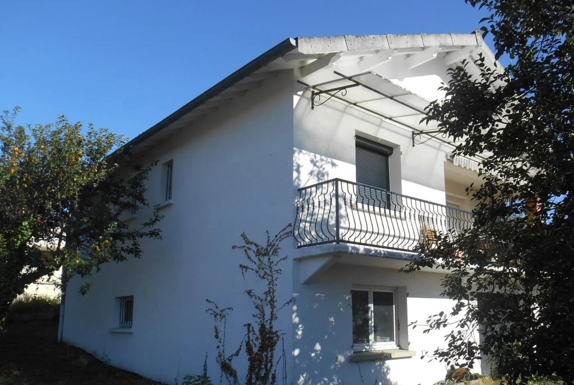 Maison de village avec terrain arboré à Gaillac – proche commodités 