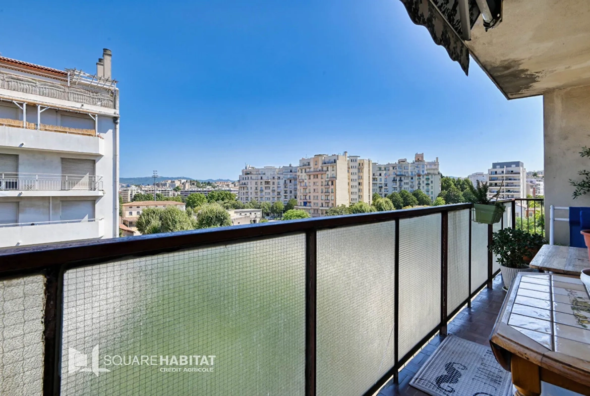 Appartement T3 en viager à Marseille dans le 4ème arrondissement avec vue exceptionnelle 