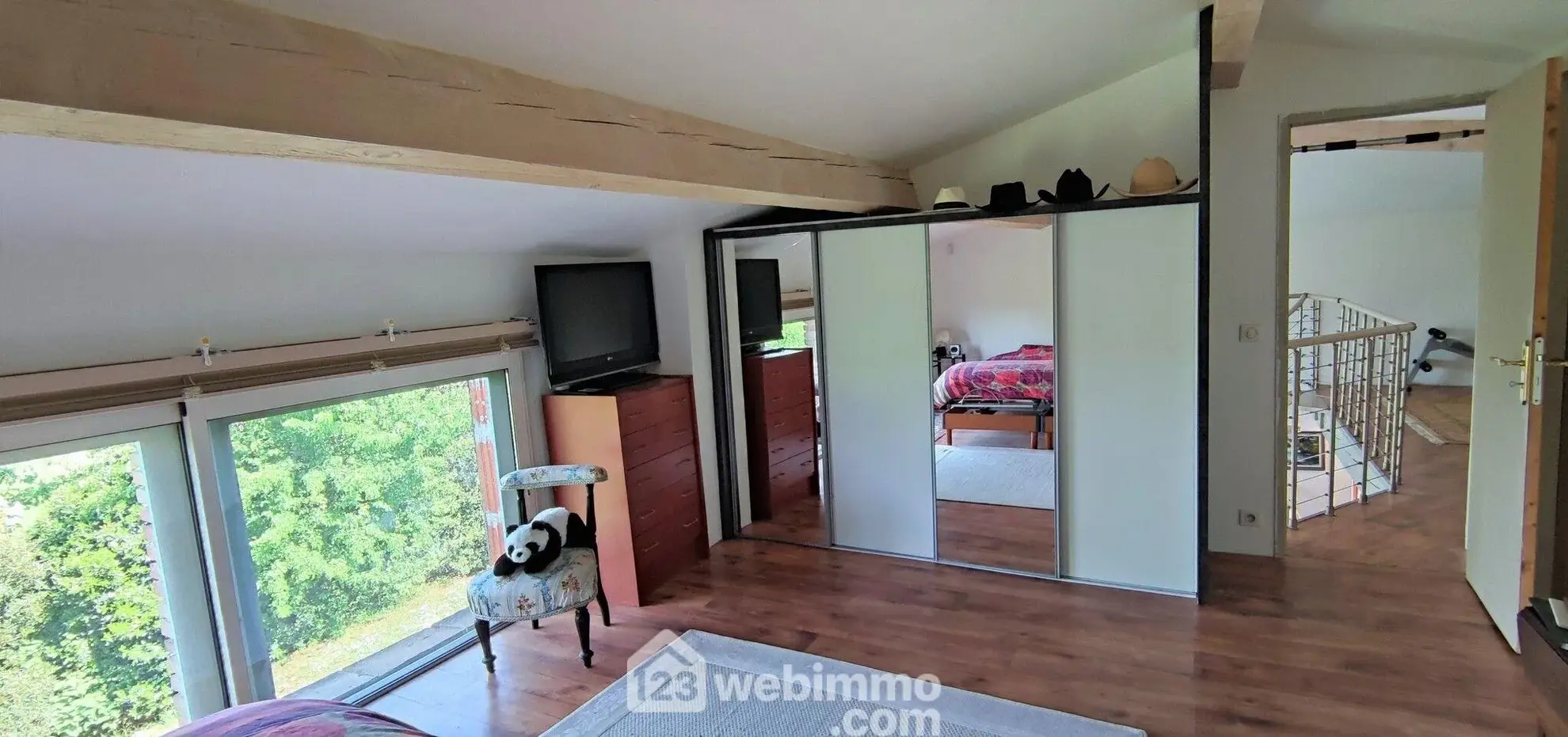 À vendre en viager occupé une maison de 155 m² à Auvillar (82) avec terrasse et garage 