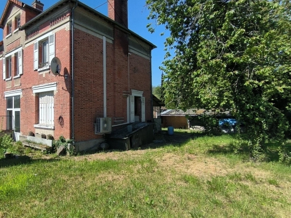 Charmante maison à rénover de 73m² à Vailly-sur-Aisne avec terrain clos