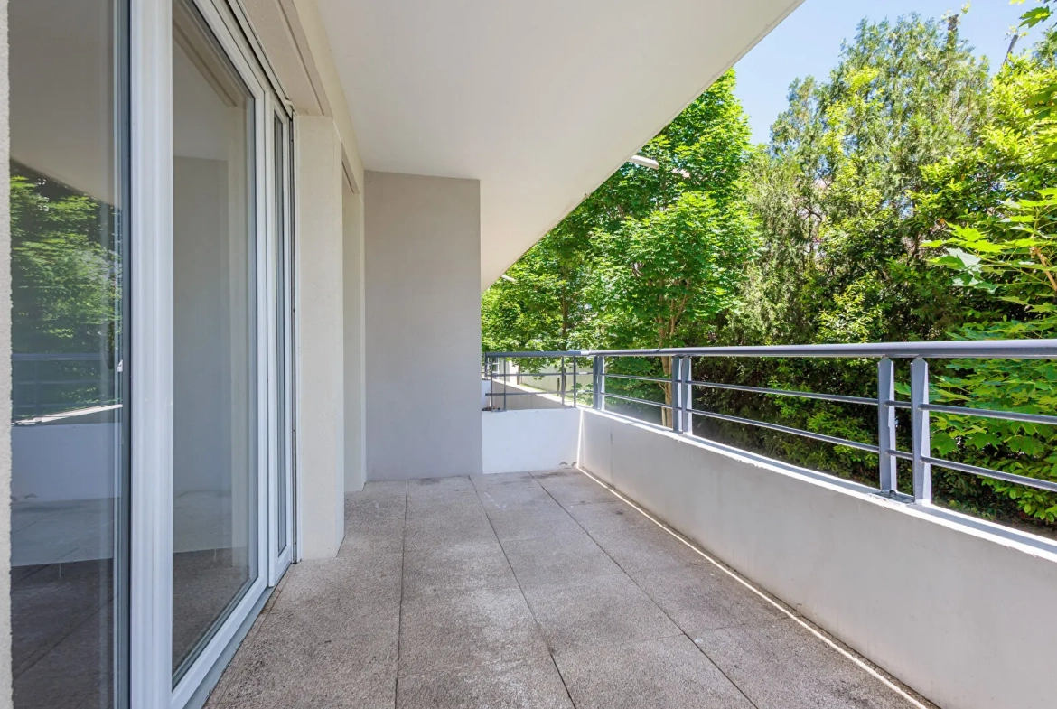 Appartement 2 pièces avec terrasse et parking à Avignon – Résidence sécurisée de 2017 