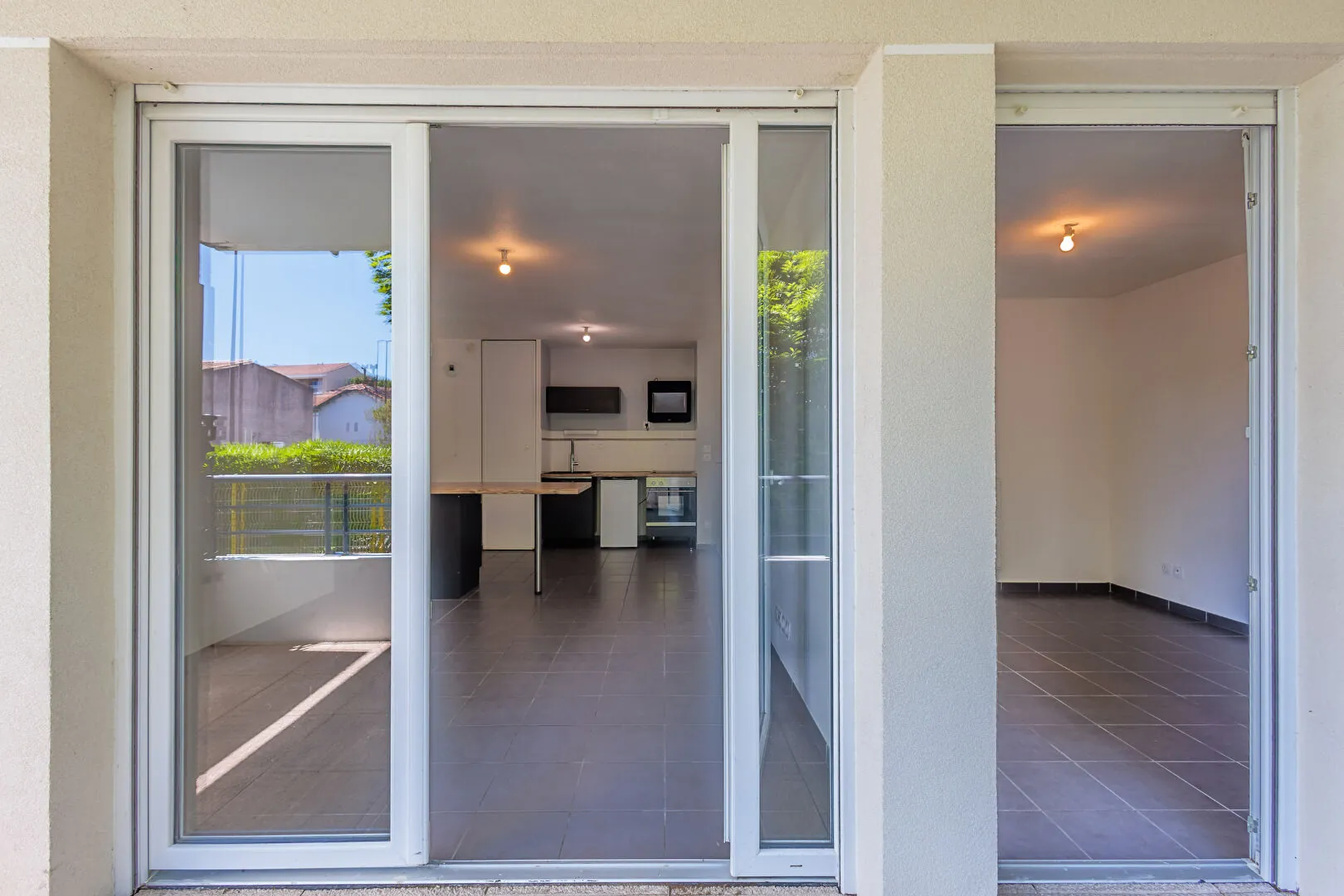 Appartement 2 pièces avec terrasse et parking à Avignon – Résidence sécurisée de 2017 
