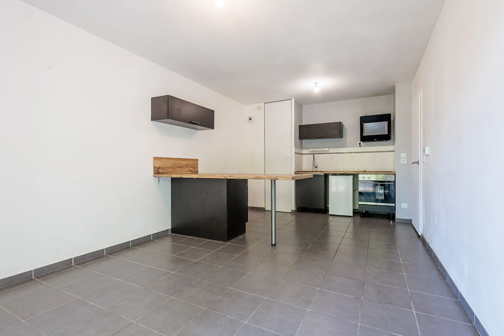 Appartement 2 pièces avec terrasse et parking à Avignon – Résidence sécurisée de 2017 