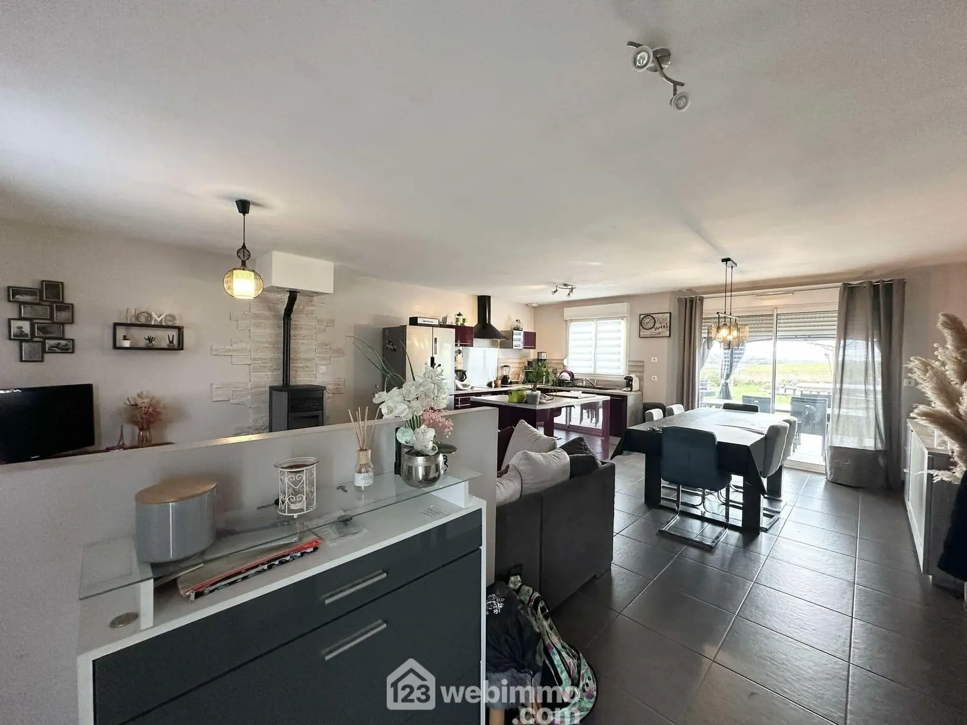 Maison lumineuse de 140 m² avec terrain à Erlon (02250) - Investissez dans votre confort 