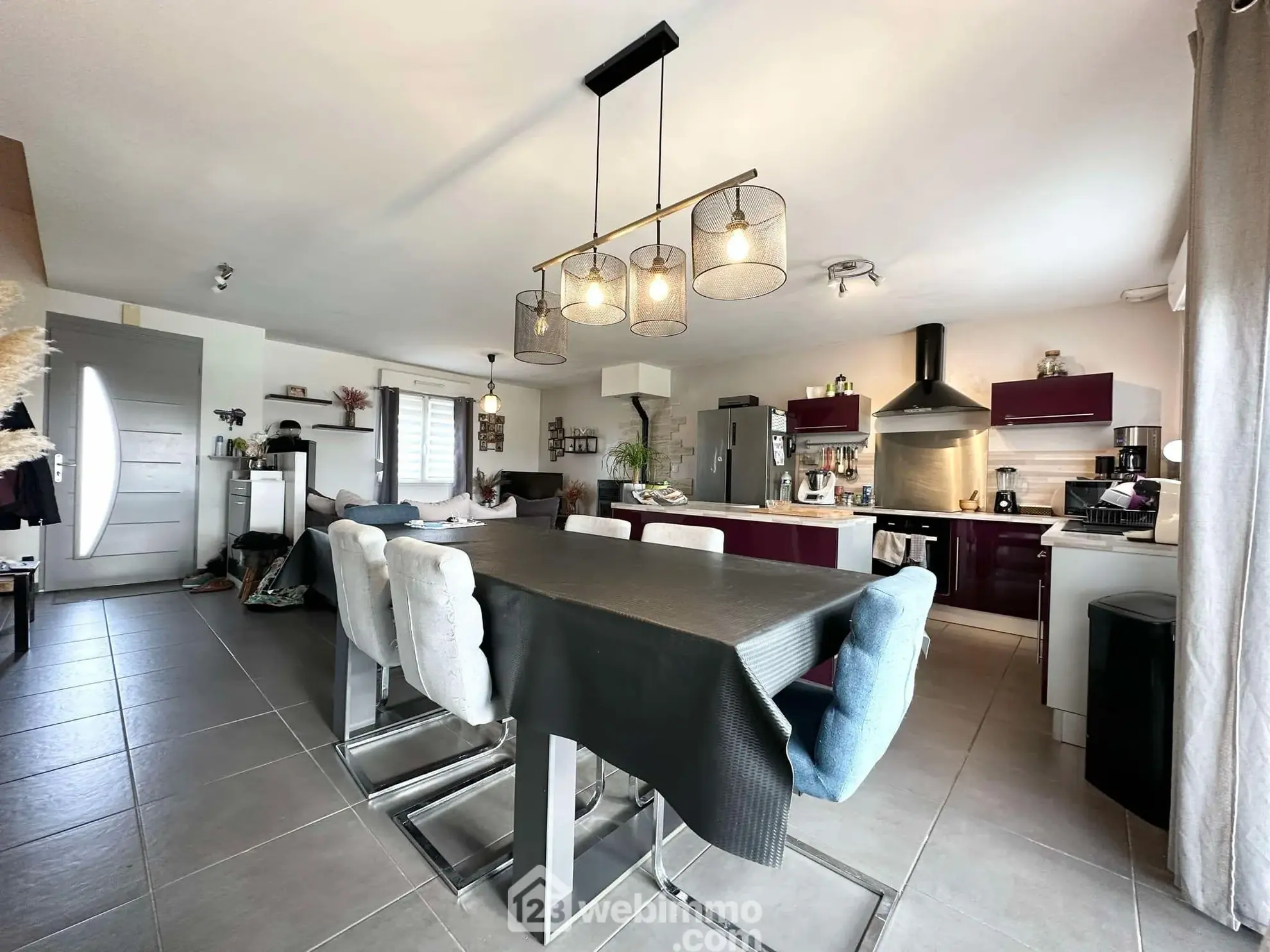 Maison lumineuse de 140 m² avec terrain à Erlon (02250) - Investissez dans votre confort 