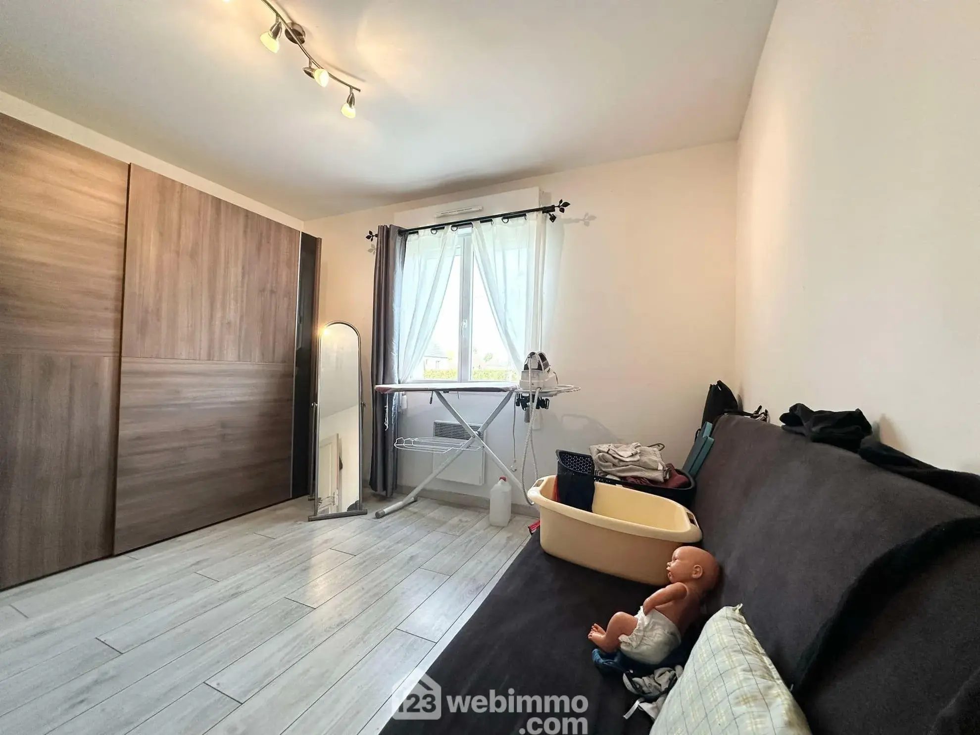 Maison lumineuse de 140 m² avec terrain à Erlon (02250) - Investissez dans votre confort 