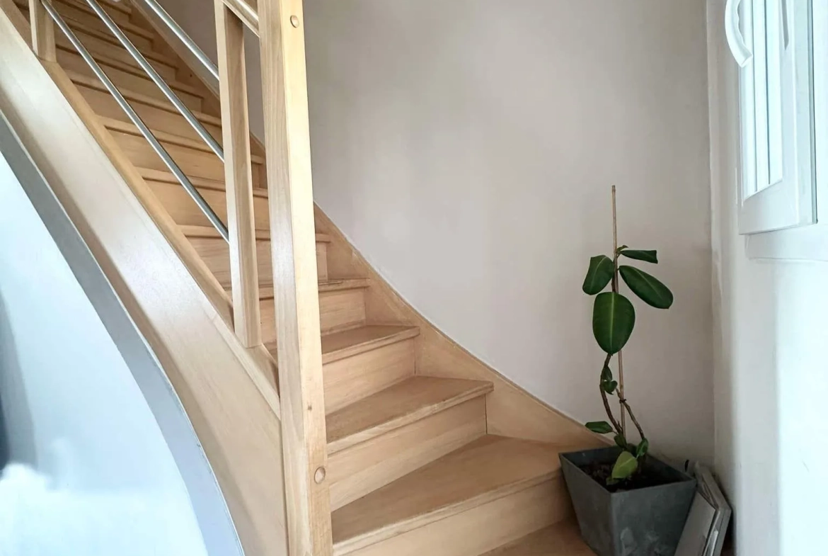 Maison lumineuse de 140 m² avec terrain à Erlon (02250) - Investissez dans votre confort 