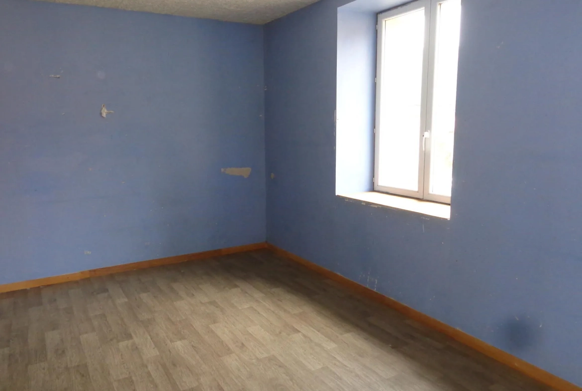 Maison de village avec dépendances à Chambost-Allières - 95 m², 4 chambres, chauffage pompe à chaleur 
