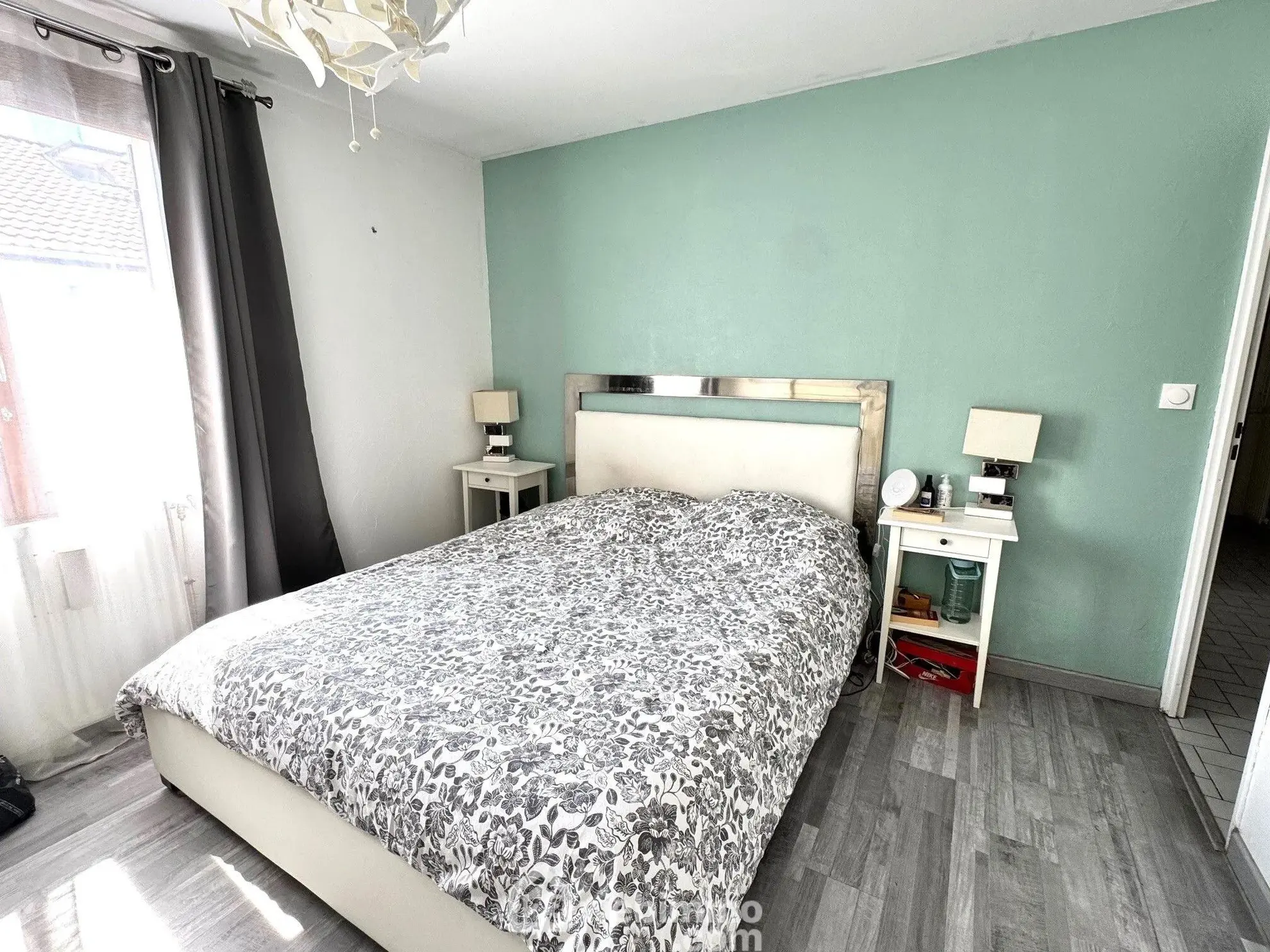 Maison à vendre de 90 m² à Savigny-le-Temple, proche gare RER D, avec jardin et garage 