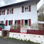 Appartement T3 rénové à Ascain avec garage, remise et cour – 50,59 m²