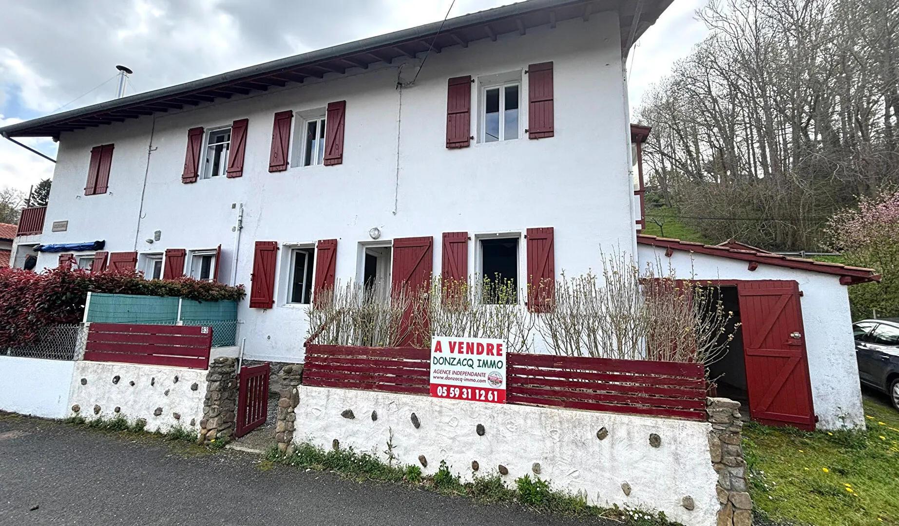 Appartement T3 rénové à Ascain avec garage, remise et cour – 50,59 m² 