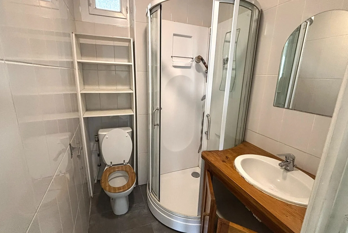 Appartement T3 rénové à Ascain avec garage, remise et cour – 50,59 m² 