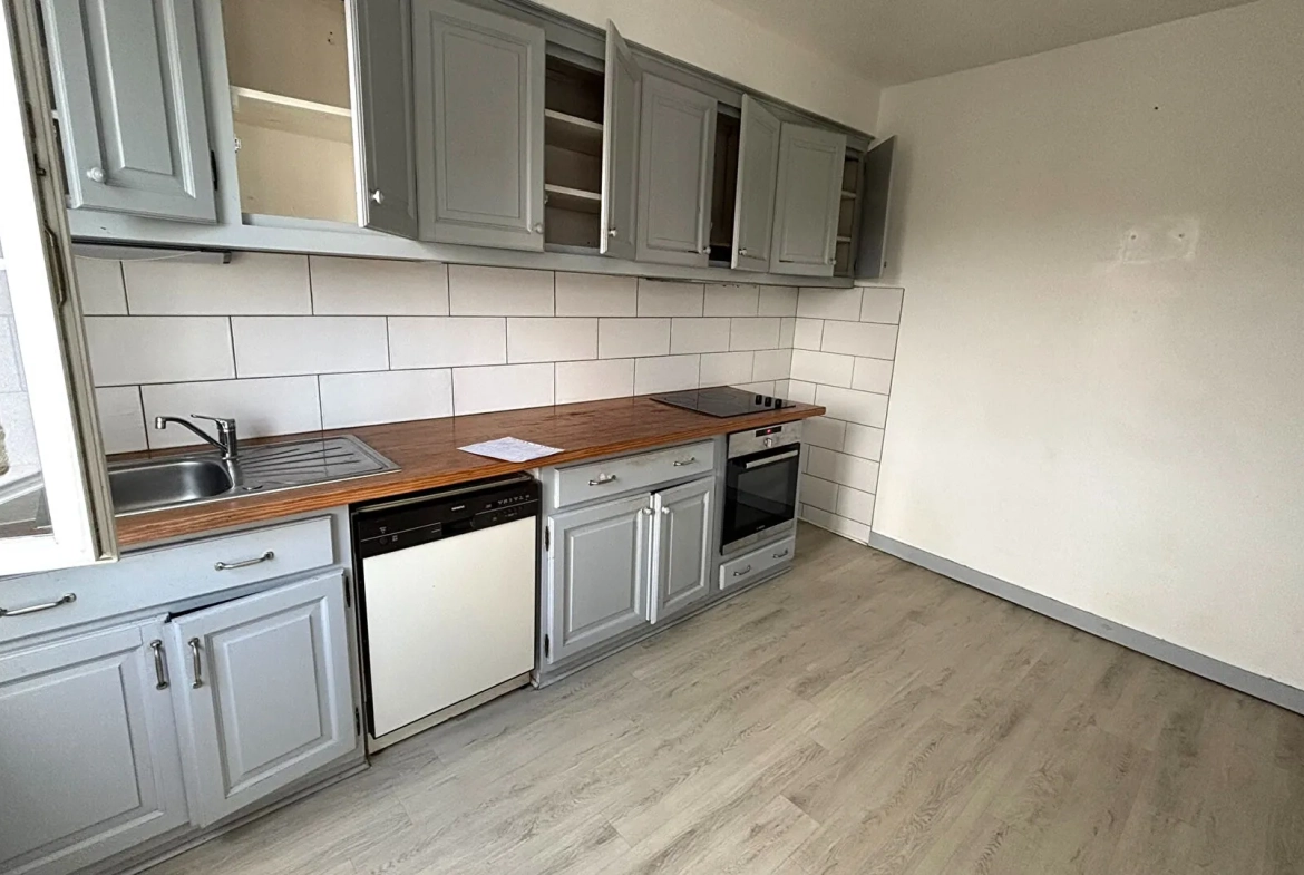 Appartement T3 rénové à Ascain avec garage, remise et cour – 50,59 m² 
