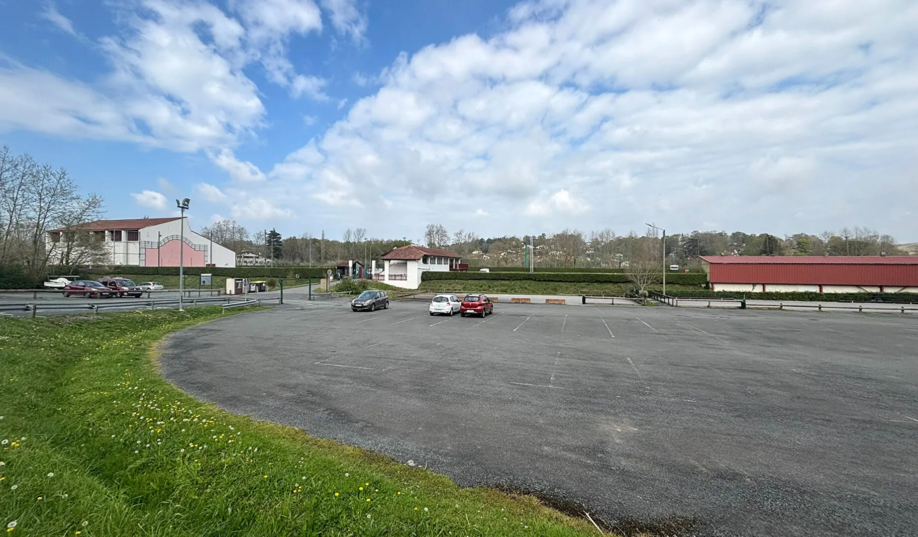 Appartement T3 rénové à Ascain avec garage, remise et cour – 50,59 m² 