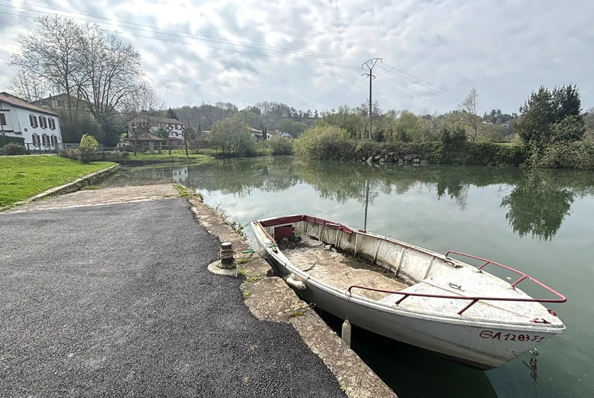 Appartement T3 rénové à Ascain avec garage, remise et cour – 50,59 m² 