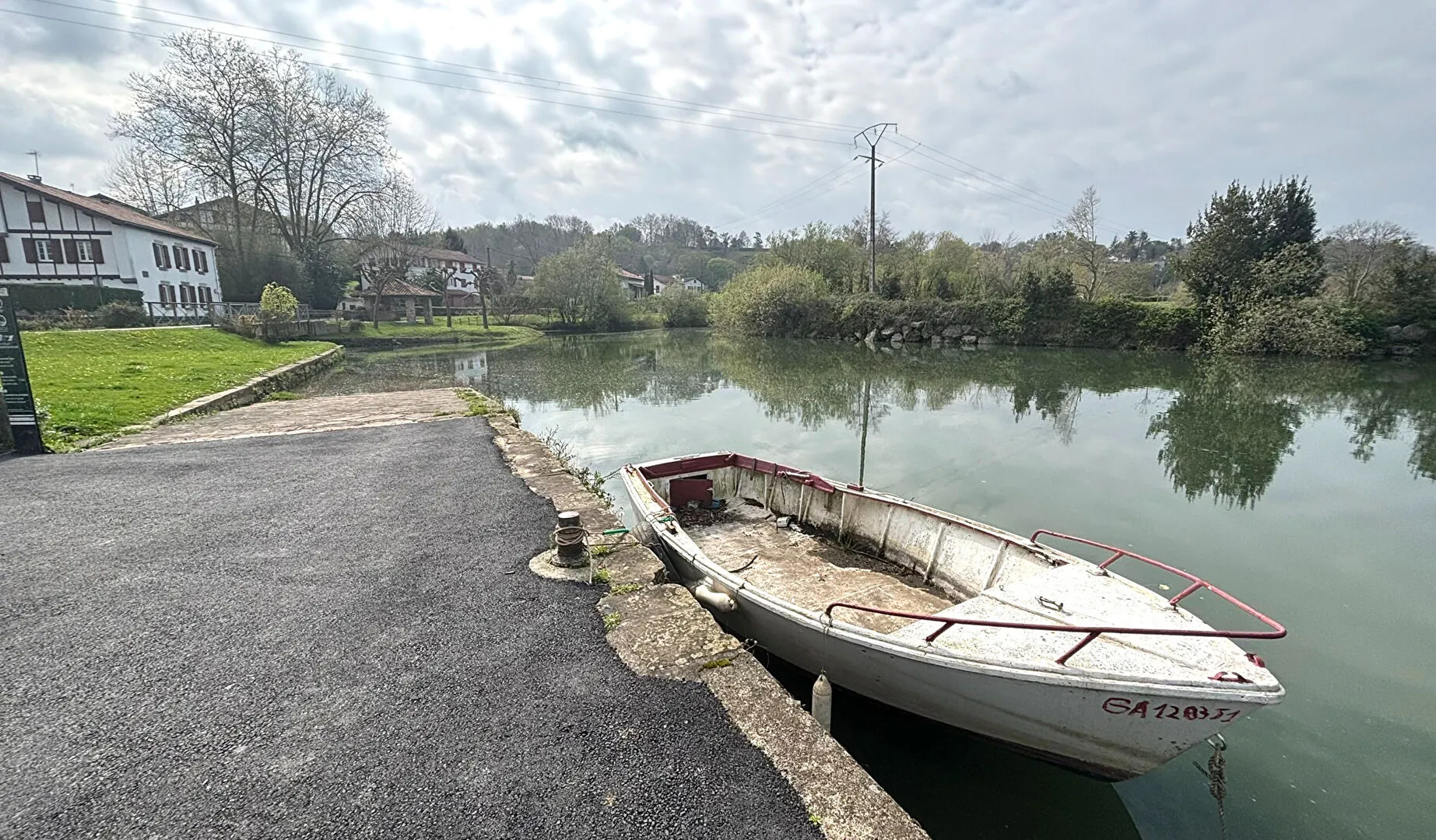 Appartement T3 rénové à Ascain avec garage, remise et cour – 50,59 m² 
