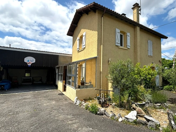 Maison ancienne de 108 m² à Peyrehorade, centre-ville avec garage et jardin