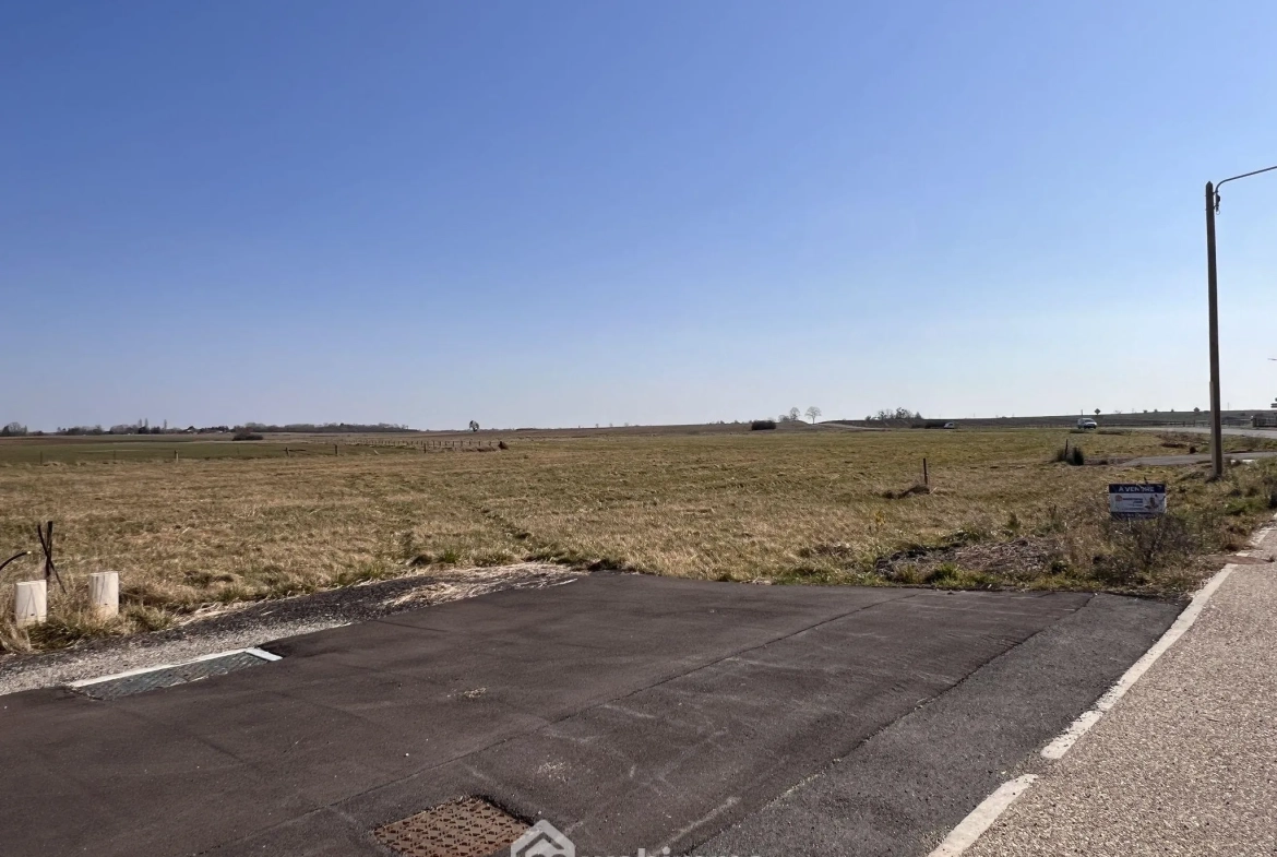 Terrain à bâtir de 1096 m² à Morgemoulin, vue dégagée, viabilisé, idéal pour construction 