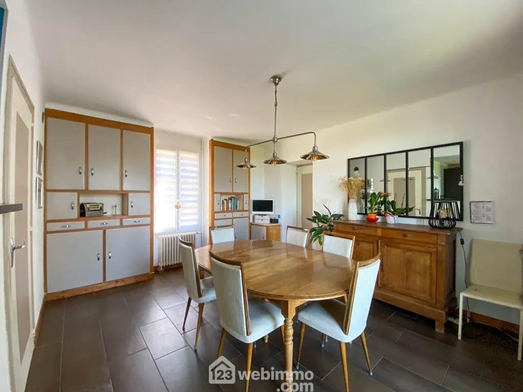 Grande maison familiale de 188 m² avec gîte à Pouzauges 