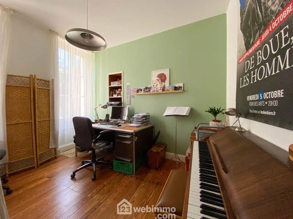 Grande maison familiale de 188 m² avec gîte à Pouzauges 