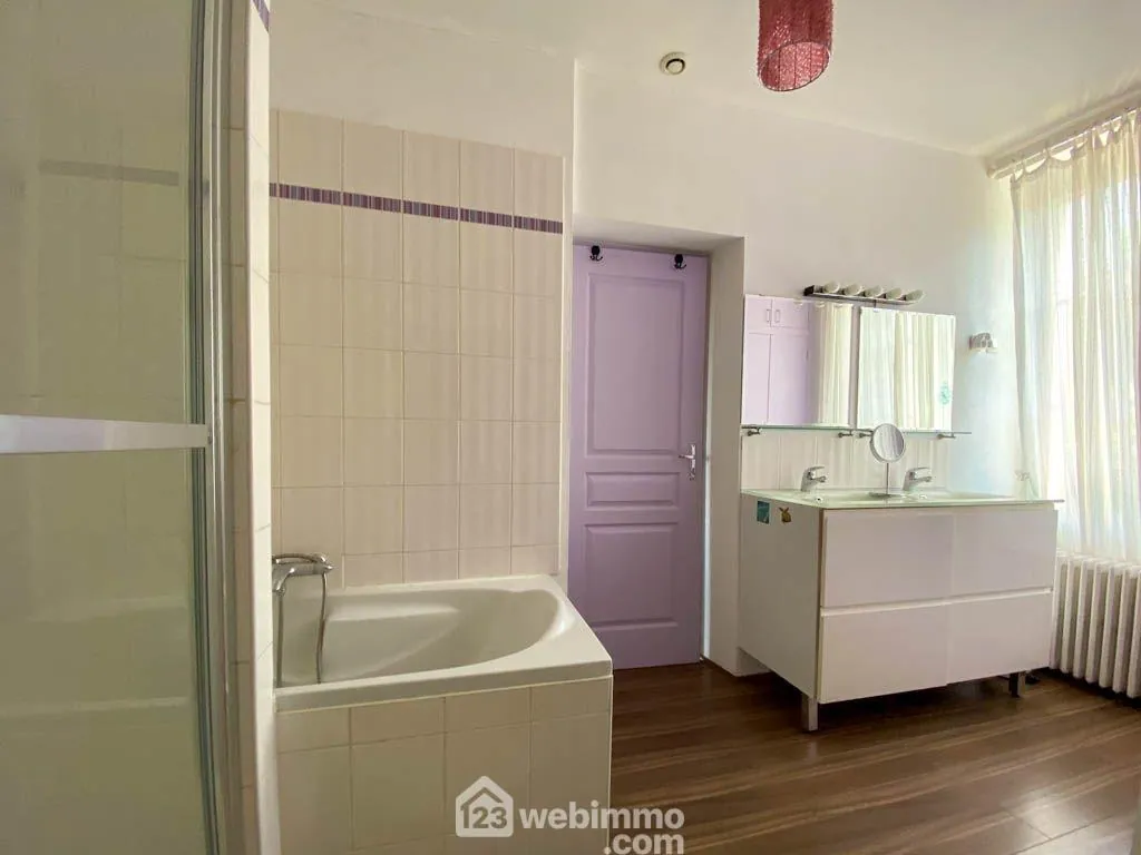 Grande maison familiale de 188 m² avec gîte à Pouzauges 