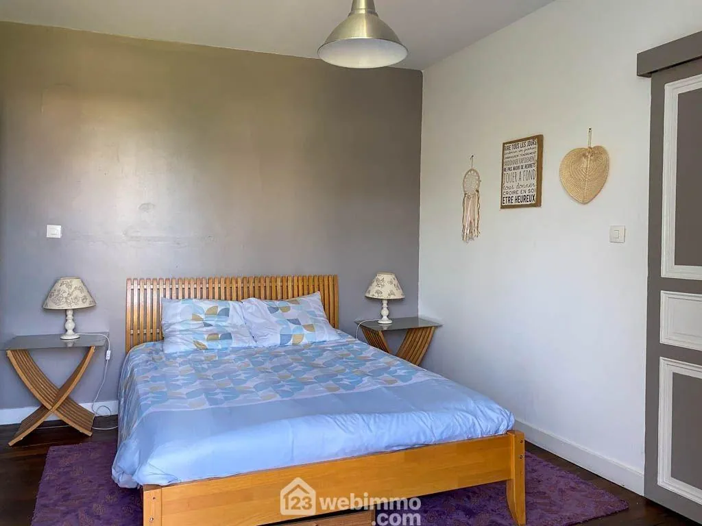 Grande maison familiale de 188 m² avec gîte à Pouzauges 