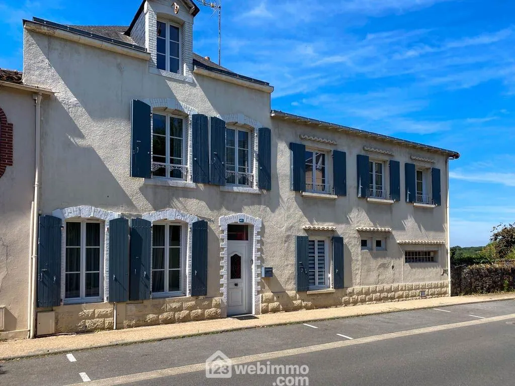 Grande maison familiale de 188 m² avec gîte à Pouzauges 