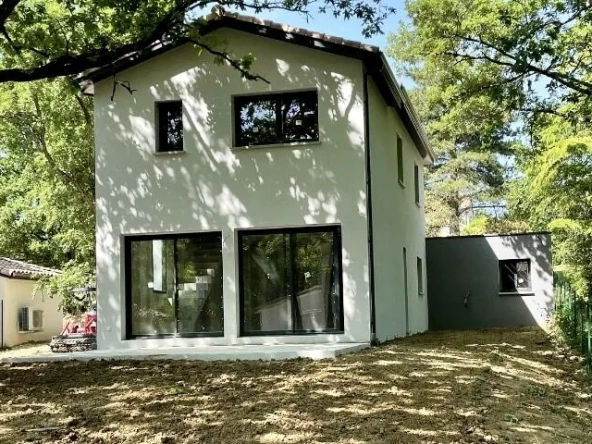 Maison neuve à étage de 90 m² à Buzet-sur-Tarn avec garage et terrasse