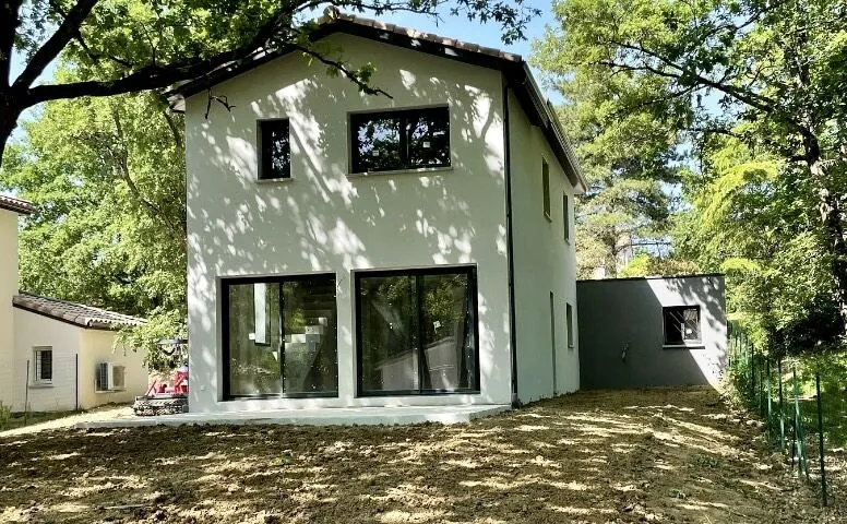 Maison neuve à étage de 90 m² à Buzet-sur-Tarn avec garage et terrasse 