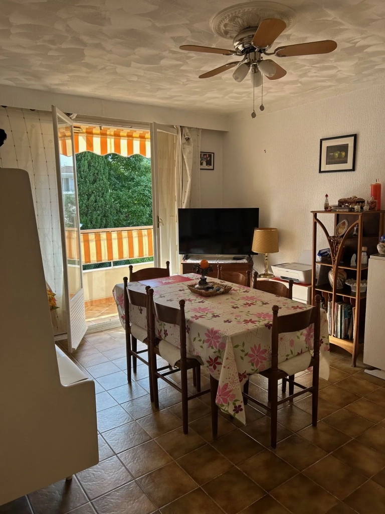 Appartement 3 pièces à vendre à Cannes proche du parc de la Croix des Gardes