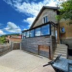 Charmante maison mitoyenne avec vue à Thizy-les-Bourgs