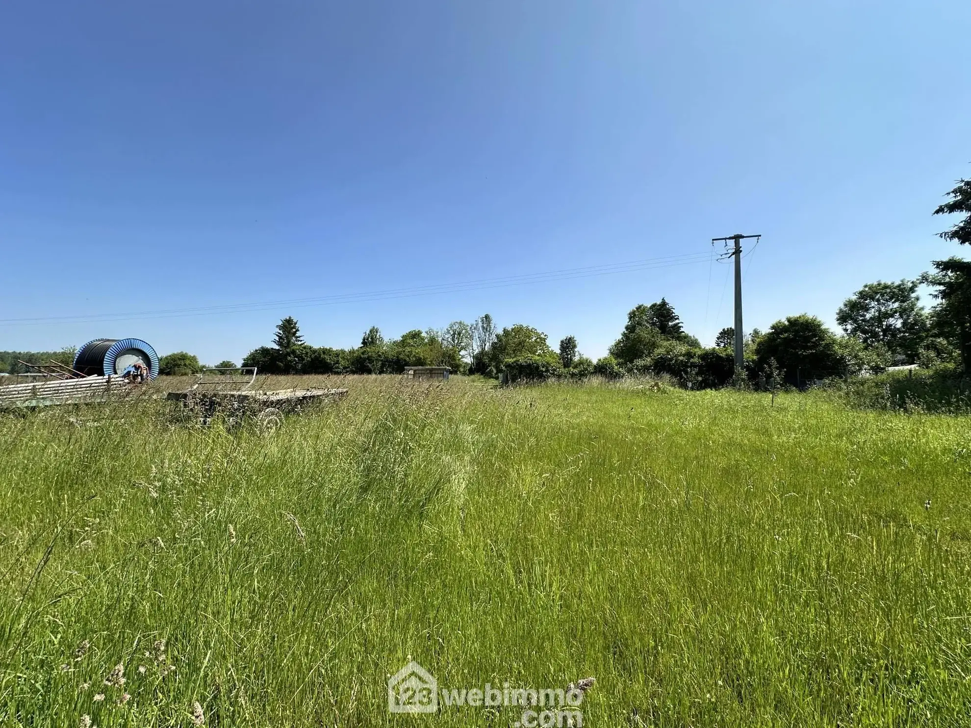 Terrain constructible de 438 m² à Sissonne – Façade de 17 mètres 