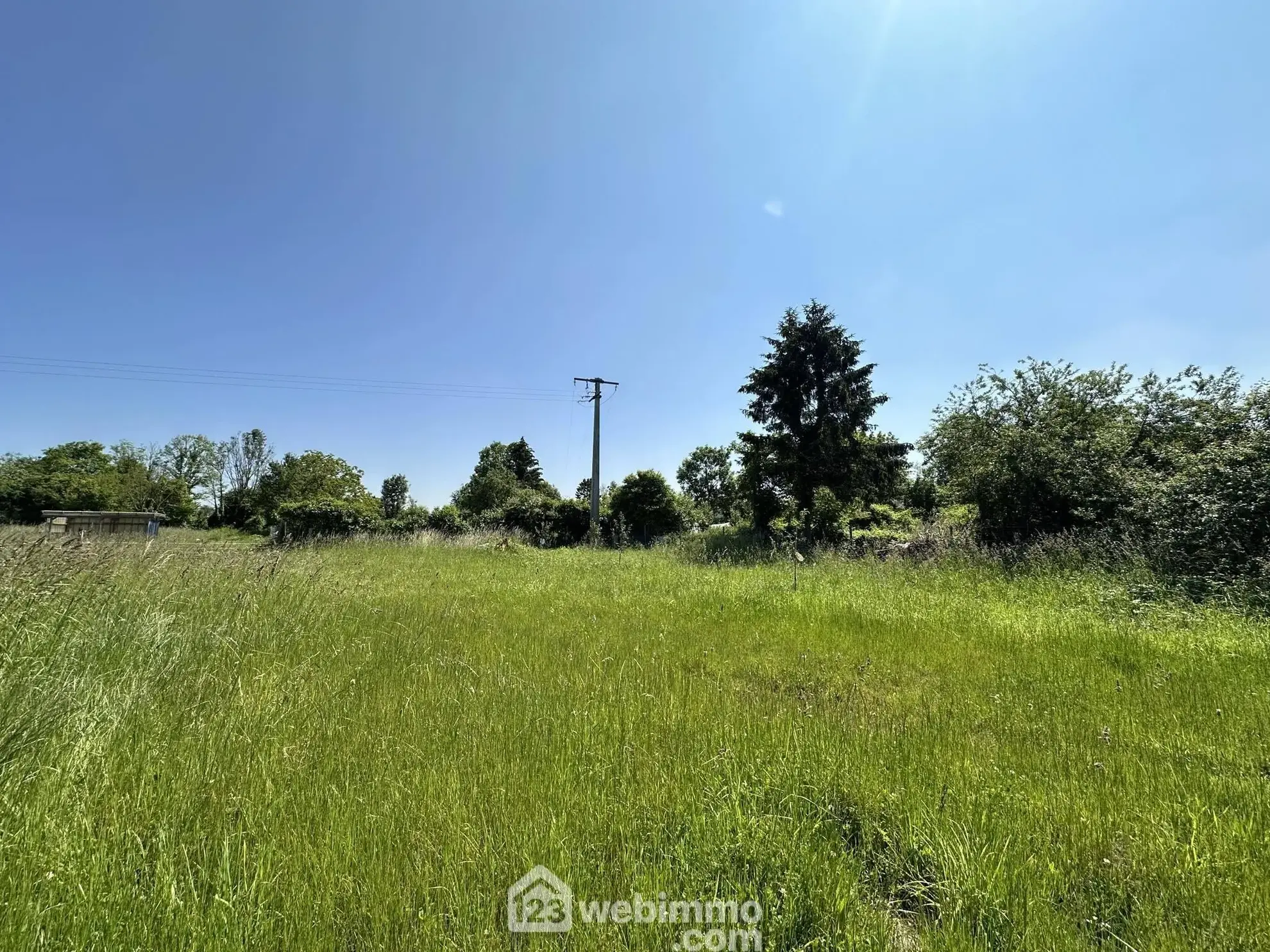 Terrain constructible de 438 m² à Sissonne – Façade de 17 mètres 