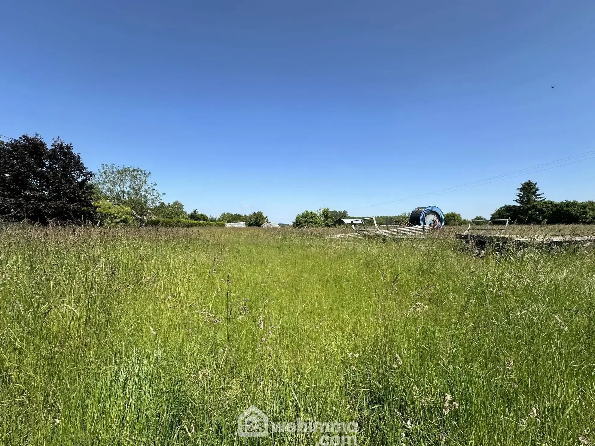 Terrain constructible de 438 m² à Sissonne – Façade de 17 mètres 