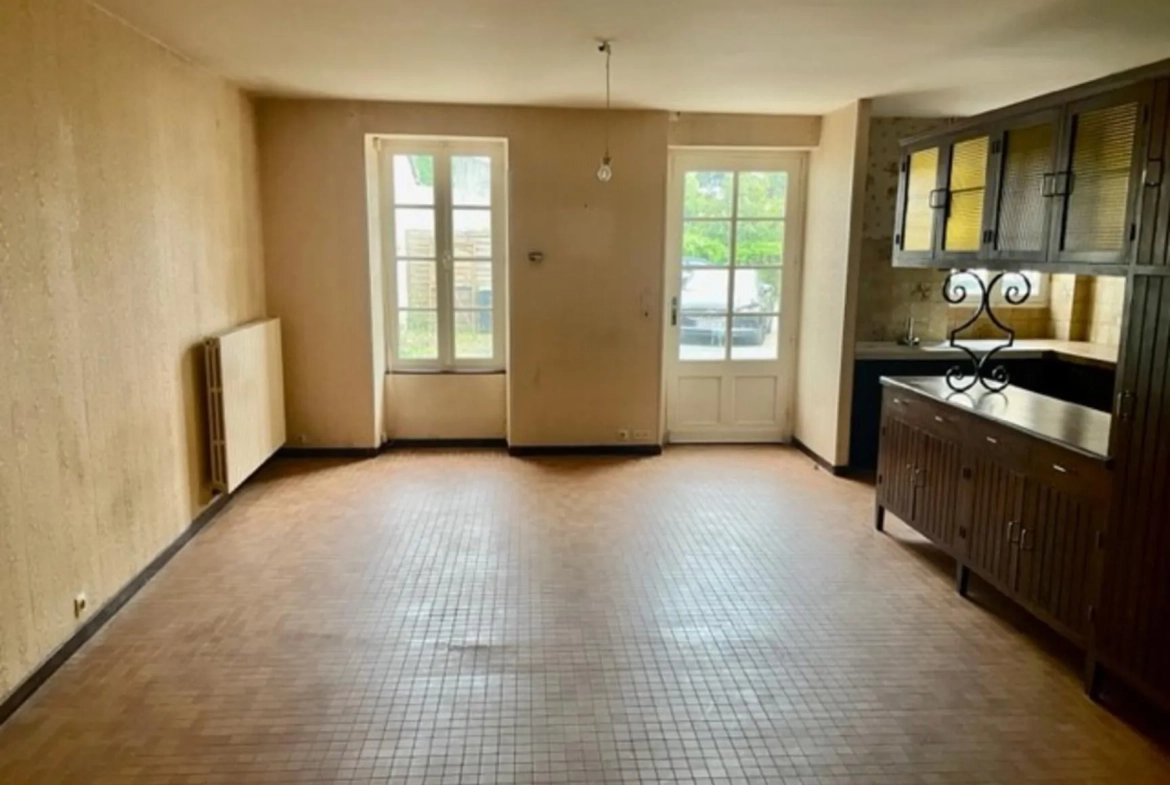 Charmante maison de village en pierre avec garage et terrasse à Langoiran 