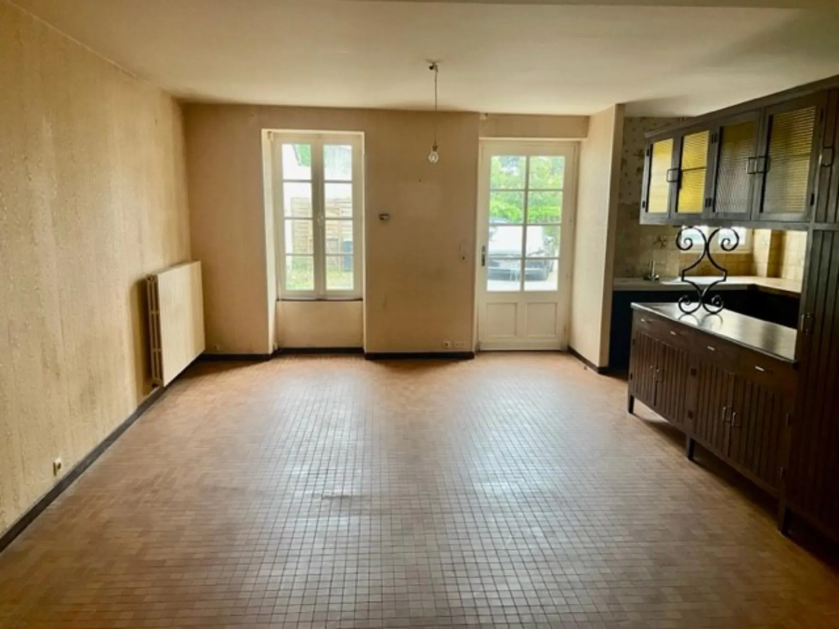 Charmante maison de village en pierre avec garage et terrasse à Langoiran 
