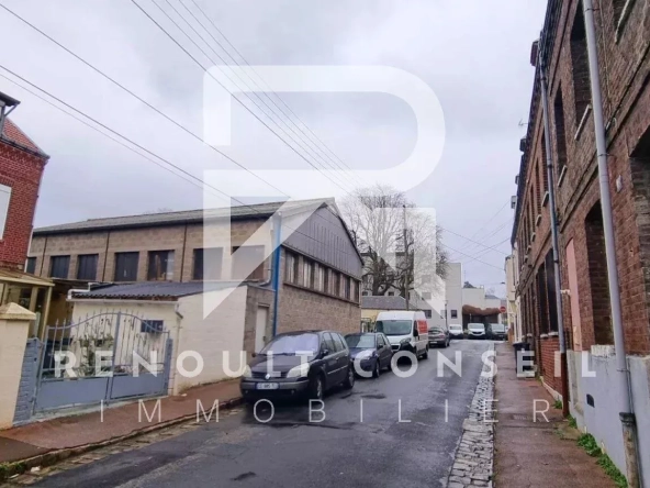 Bâtiment de 200 m² à vendre à Petit Quevilly, idéal pour entreprise ou stockage