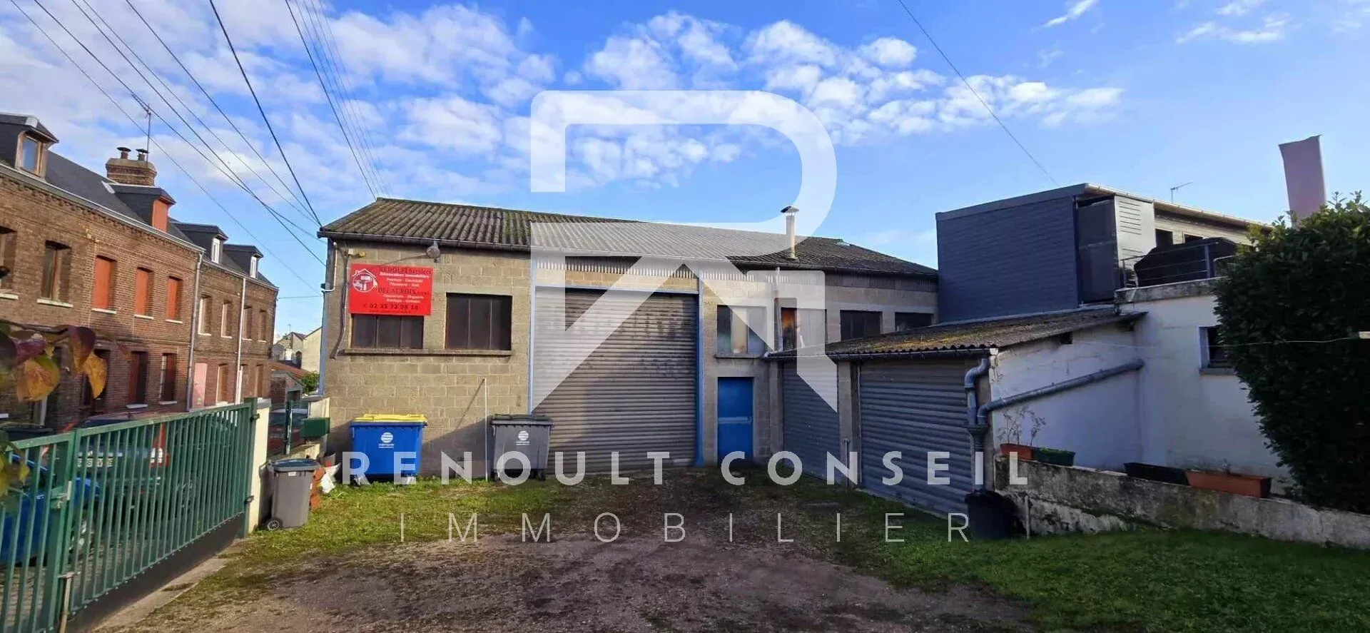 Bâtiment de 200 m² à vendre à Petit Quevilly, idéal pour entreprise ou stockage 
