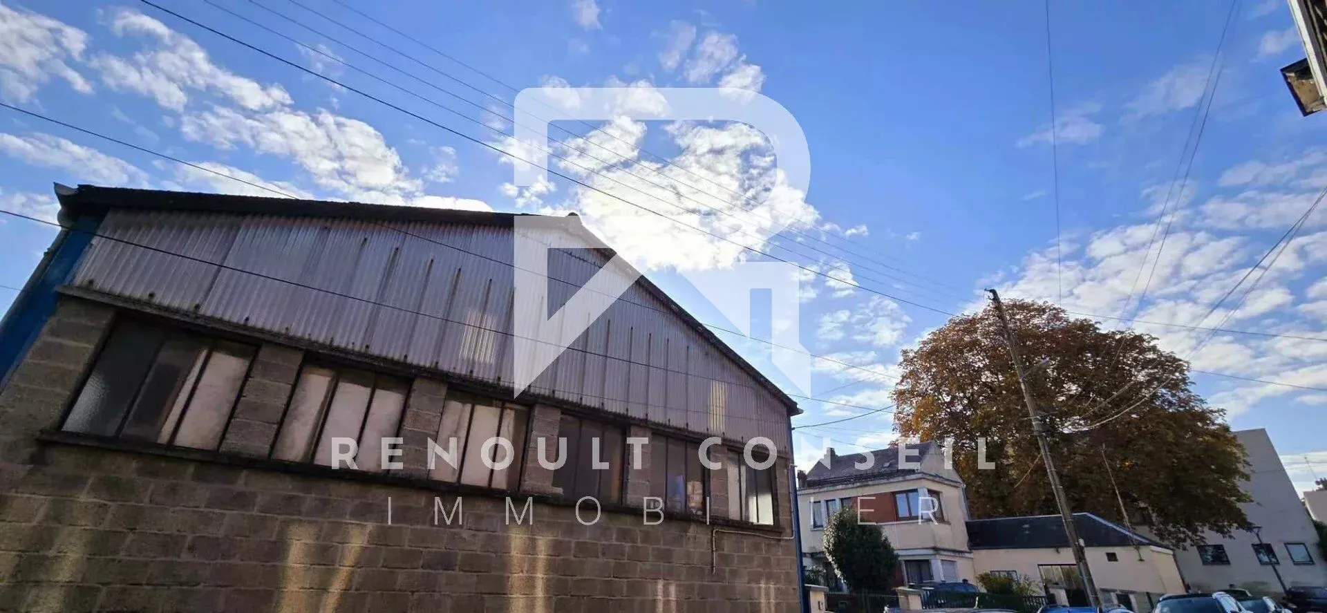 Bâtiment de 200 m² à vendre à Petit Quevilly, idéal pour entreprise ou stockage 