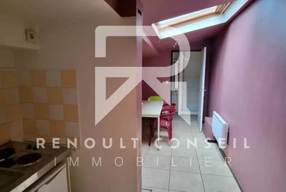 Bâtiment de 200 m² à vendre à Petit Quevilly, idéal pour entreprise ou stockage 