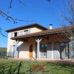 Belle villa familiale 4 chambres à Cluny, proche commodités avec grand terrain