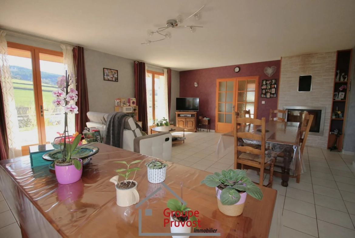 Belle villa familiale 4 chambres à Cluny, proche commodités avec grand terrain 