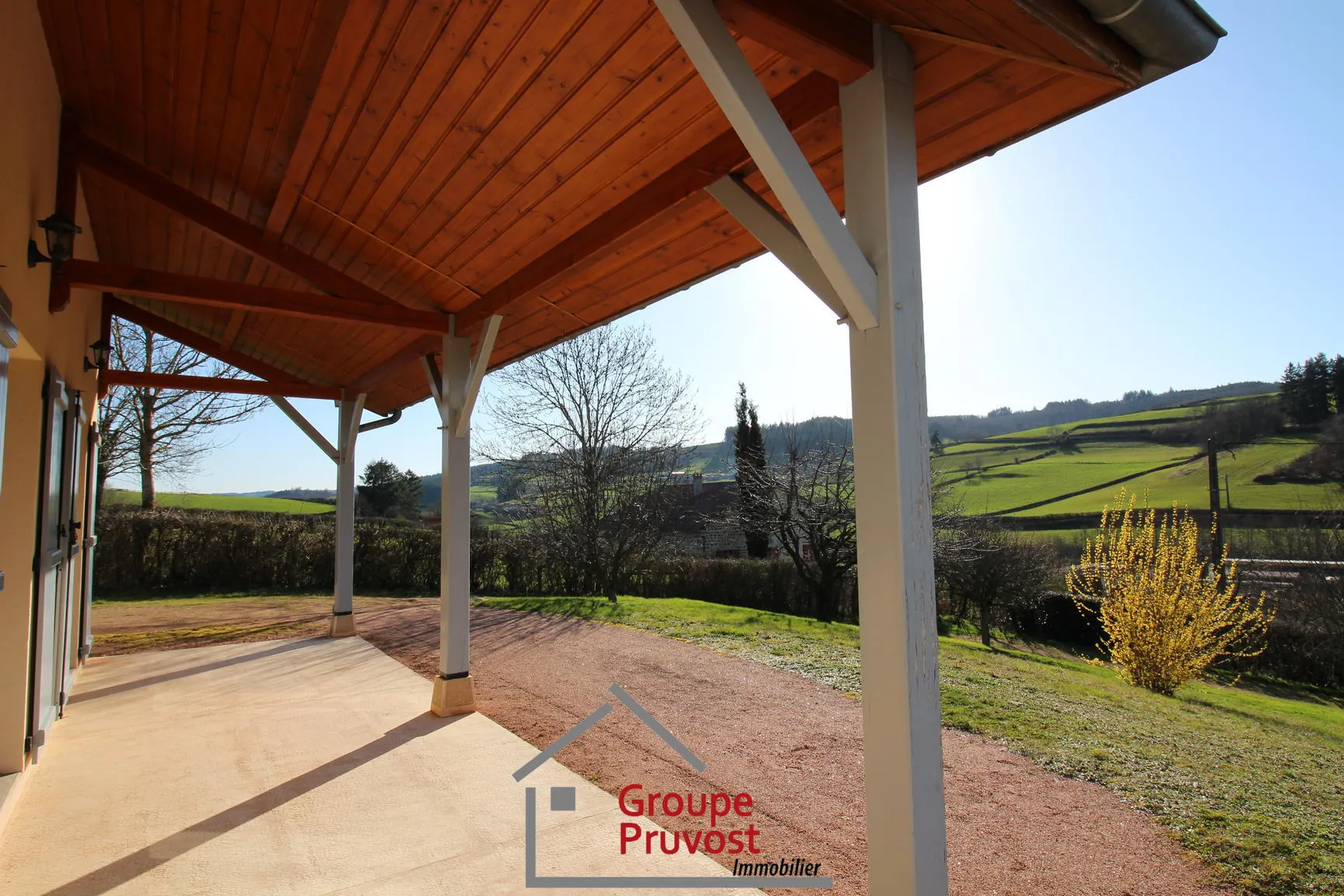 Belle villa familiale 4 chambres à Cluny, proche commodités avec grand terrain 
