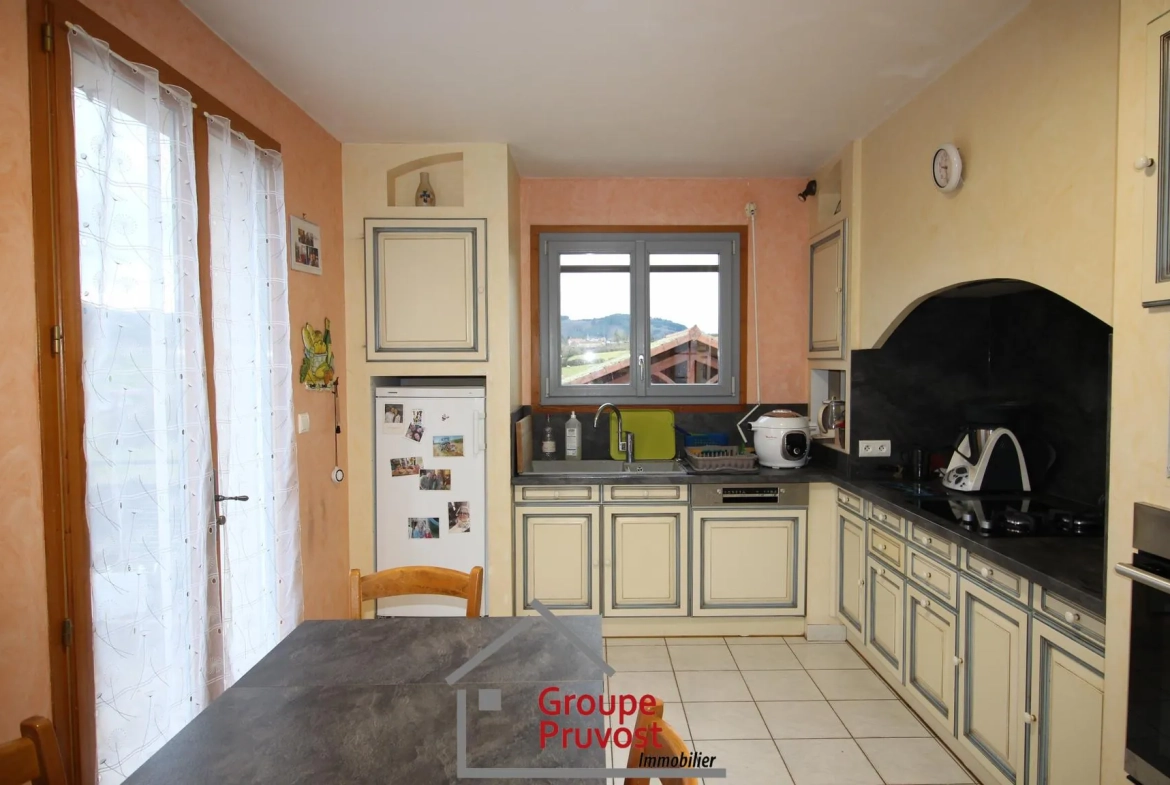 Belle villa familiale 4 chambres à Cluny, proche commodités avec grand terrain 