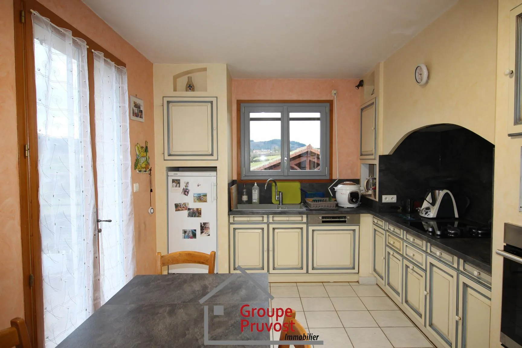 Belle villa familiale 4 chambres à Cluny, proche commodités avec grand terrain 