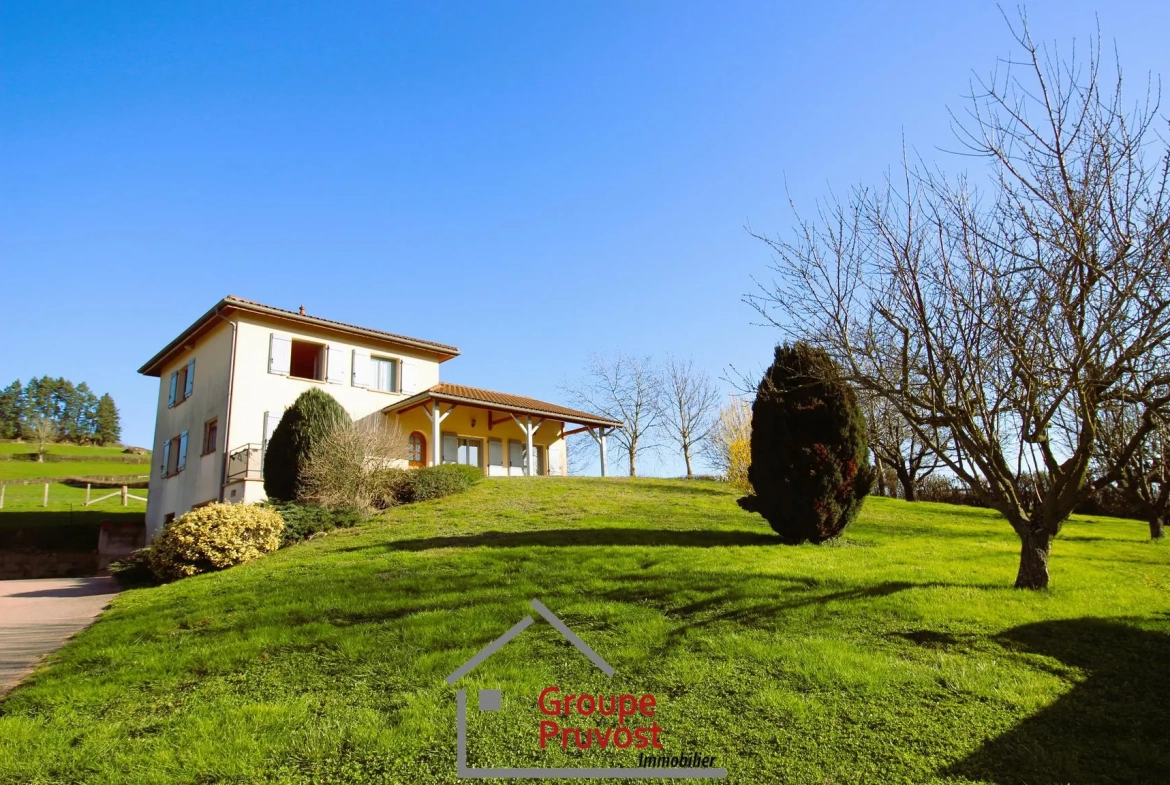 Belle villa familiale 4 chambres à Cluny, proche commodités avec grand terrain 